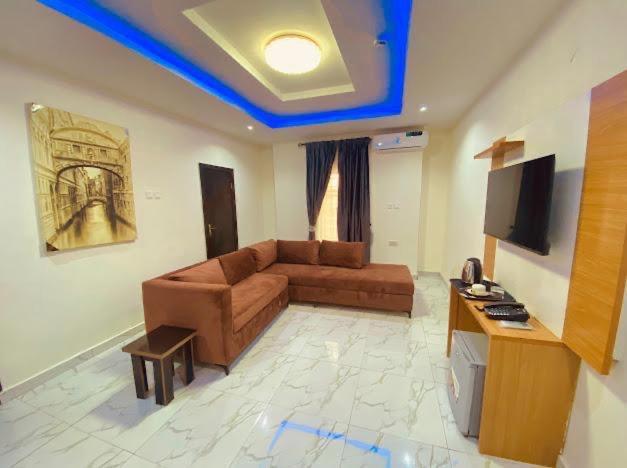 West Wing Hotel Lagos Extérieur photo