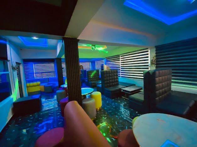 West Wing Hotel Lagos Extérieur photo