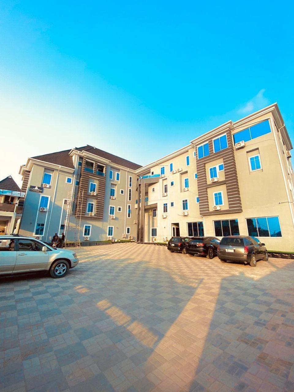 West Wing Hotel Lagos Extérieur photo