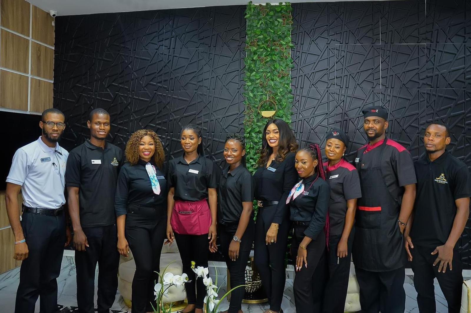 West Wing Hotel Lagos Extérieur photo