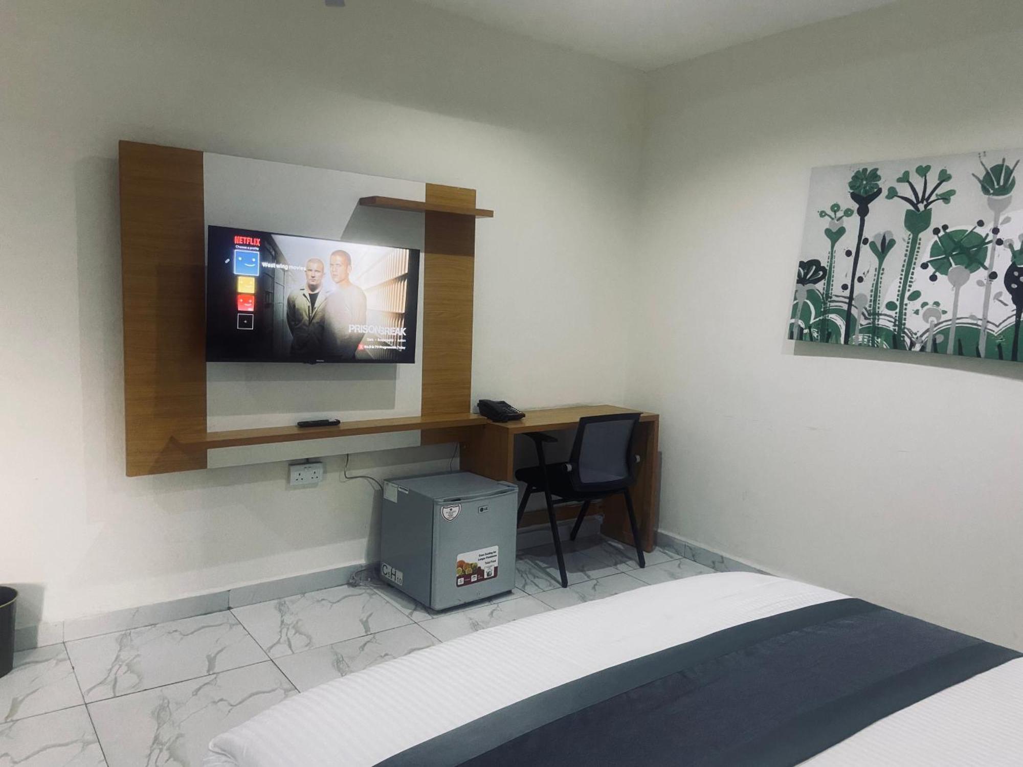 West Wing Hotel Lagos Extérieur photo